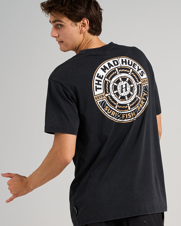 The Mad Hueys HUEYS SHIP WHEEL | SS TEE