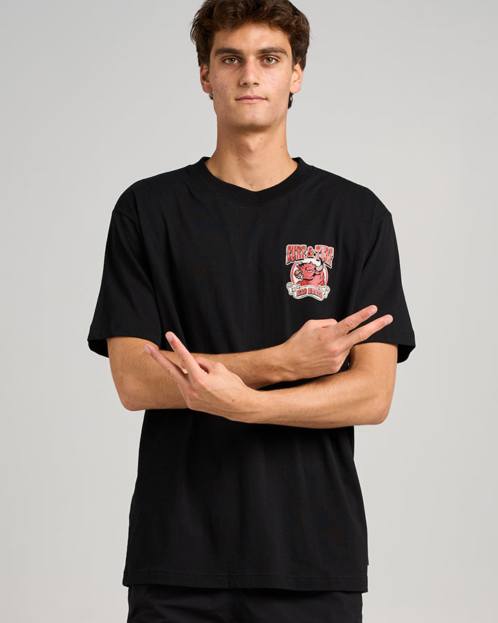 The Mad Hueys SURF AND TURF | SS TEE