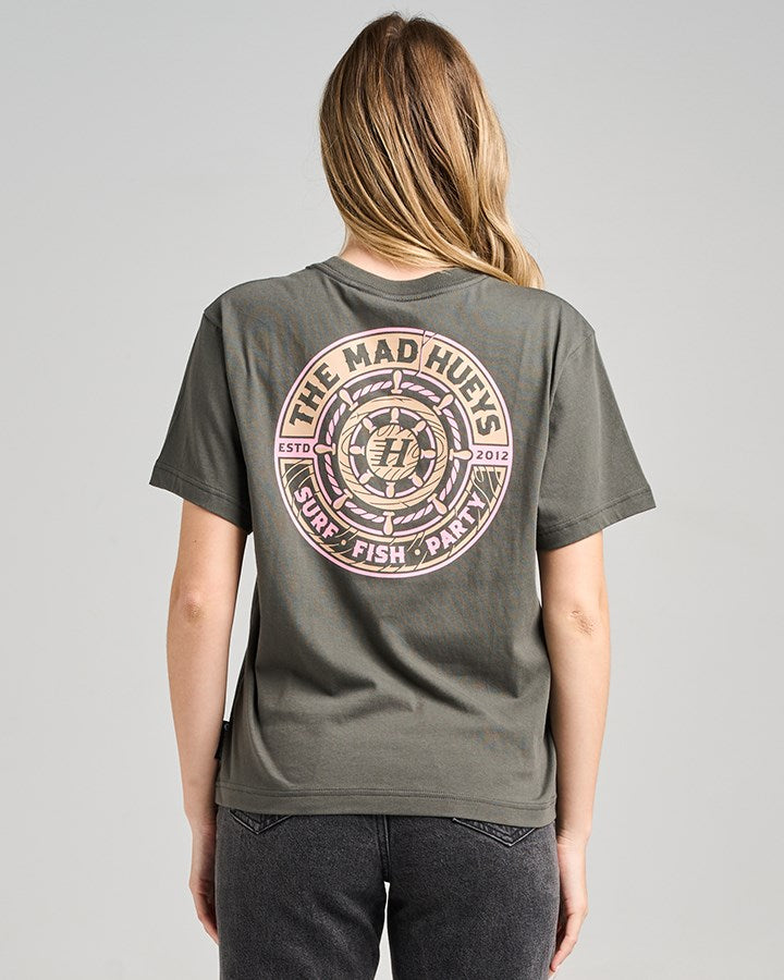 The Mad Hueys HUEYS SHIP WHEEL | WOMENS SS TEE