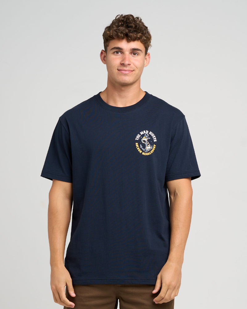 THE MAD HUEYS ANCHOR MANAGEMENT | SS TEE