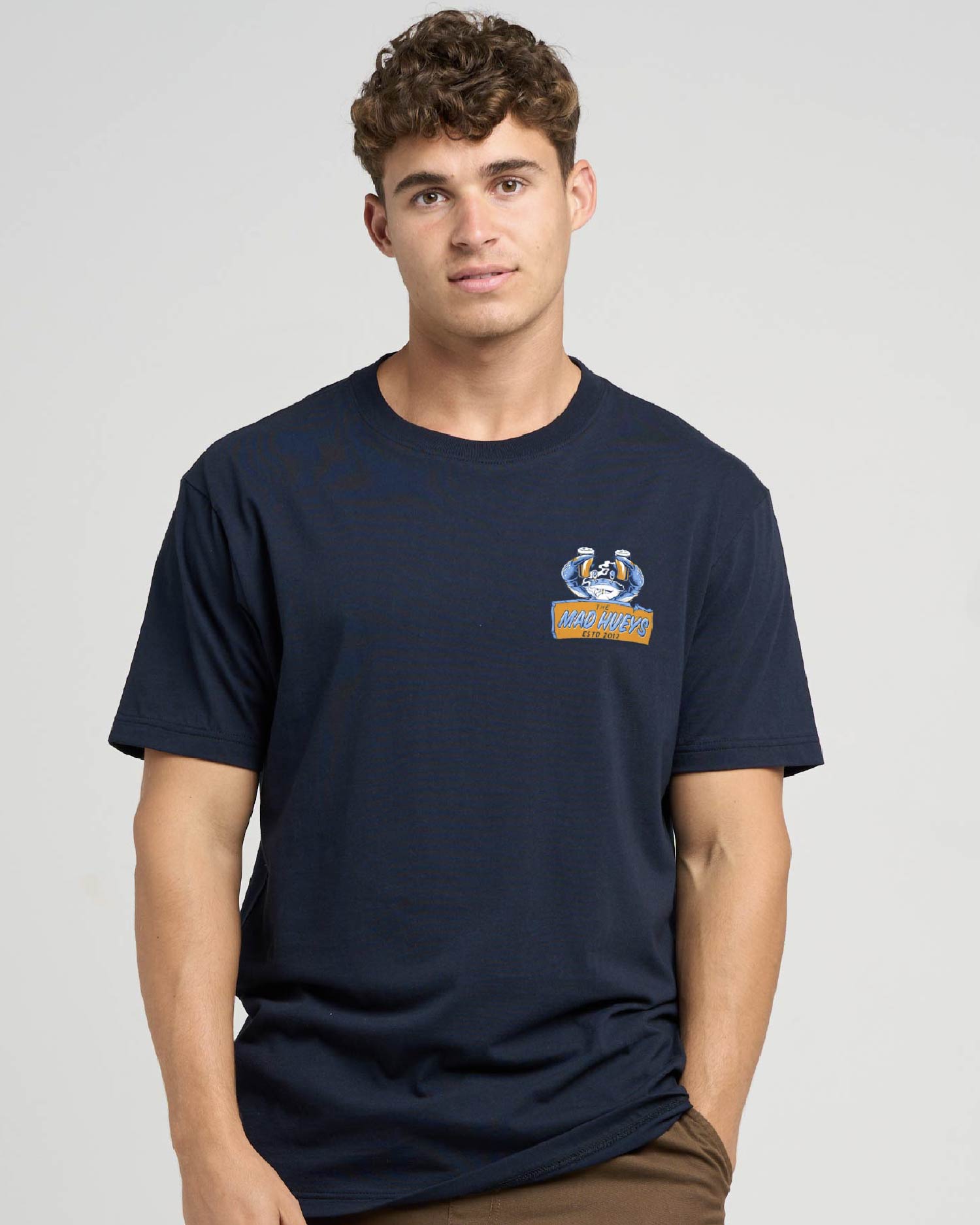 THE MAD HUEYS CRABBING A BEER | SS TEE