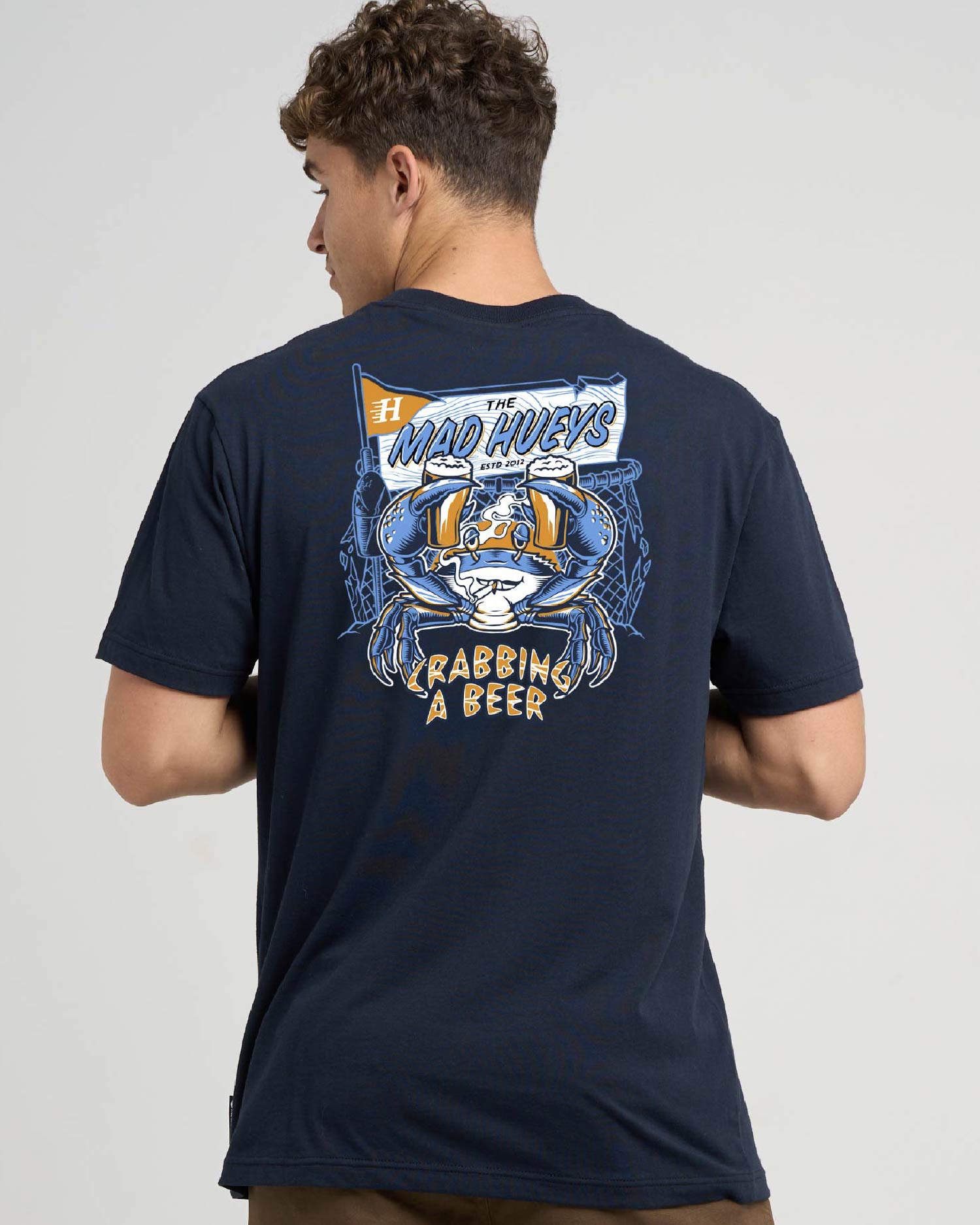 THE MAD HUEYS CRABBING A BEER | SS TEE