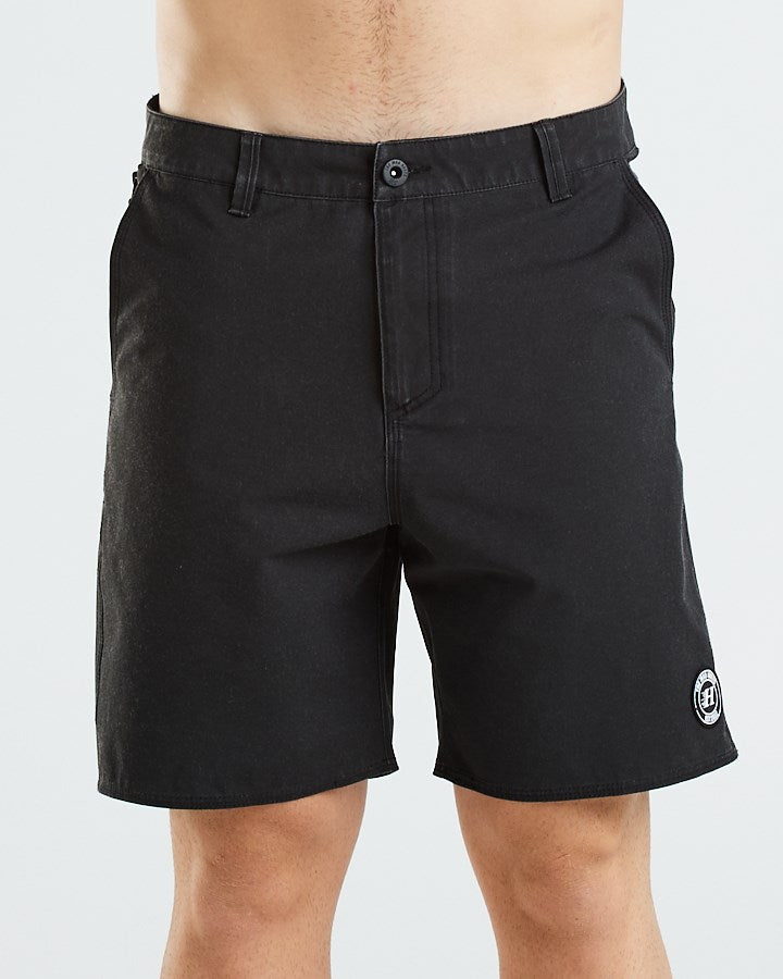 The Mad Hueys Fusion II Hybrid Short 18"