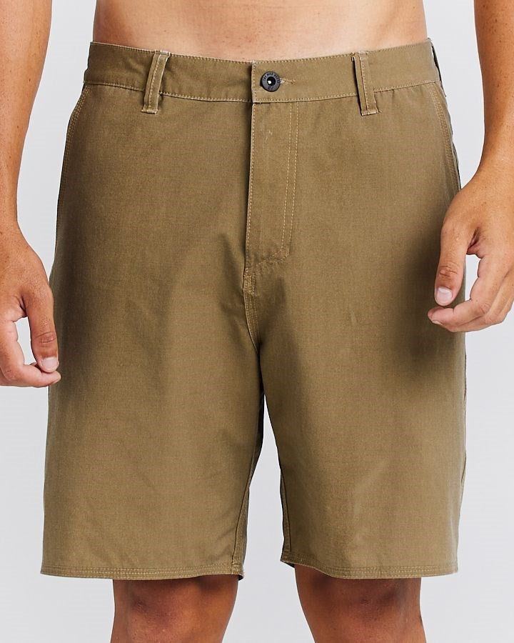 The Mad Hueys Fusion II Hybrid Short 18"