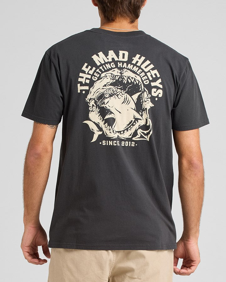 The Mad Hueys GETTING HAMMERED | SS TEE