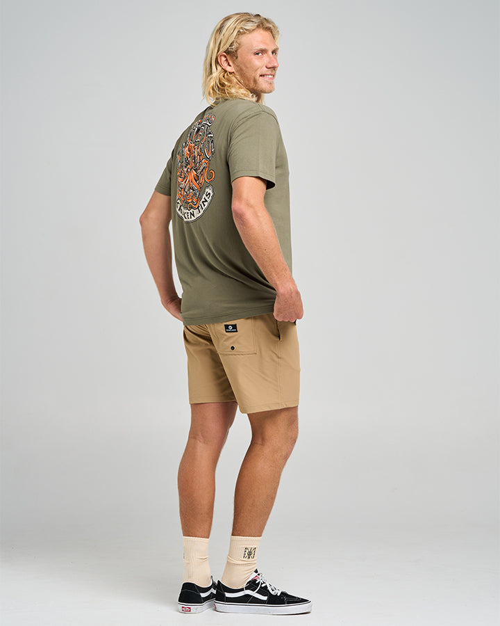 The Mad Hueys KRAKEN PORT HOLE | SS TEE