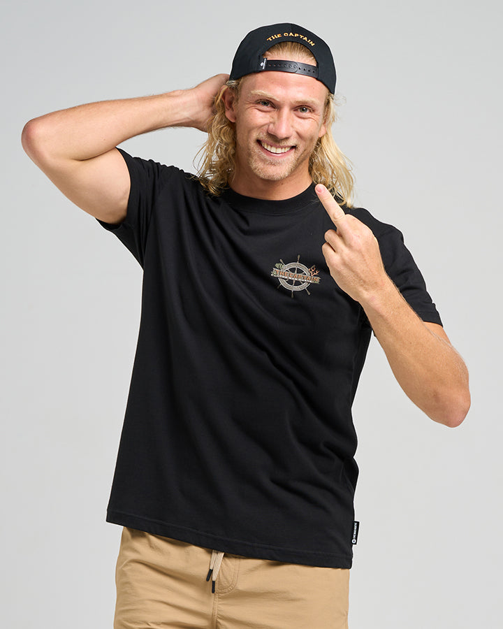 The Mad Hueys THE SEA CAPTAIN | SS TEE