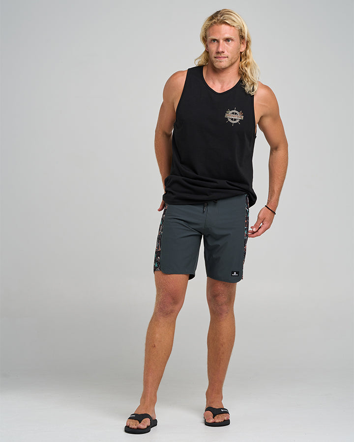 The Mad Hueys THE SEA CAPTAIN | TANK