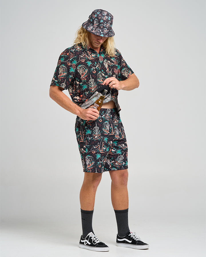 The Mad Hueys SHE'LL BE RIGHT | SS WOVEN SHIRT