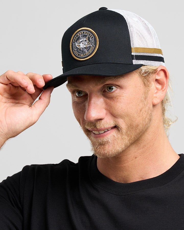 The Mad Hueys HOOKED CUDA | TWILL TRUCKER