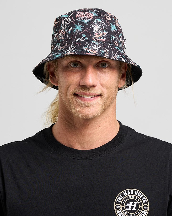 The Mad Hueys SHE'LL BE RIGHT | REVERSIBLE BUCKET HAT