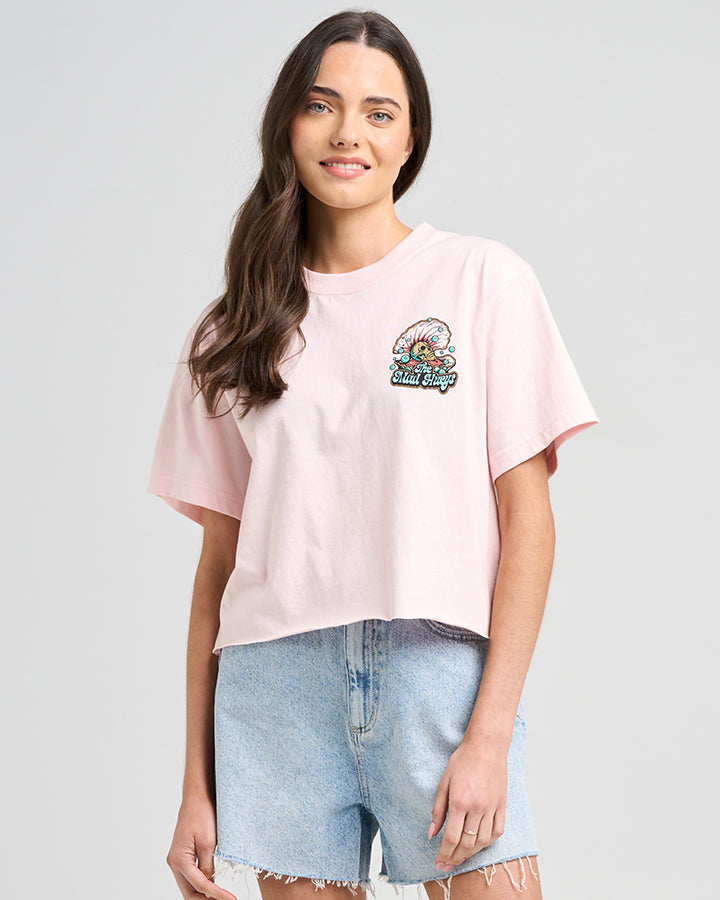 The Mad Hueys TAIL UNTOLD | WOMENS CROP SS TEE