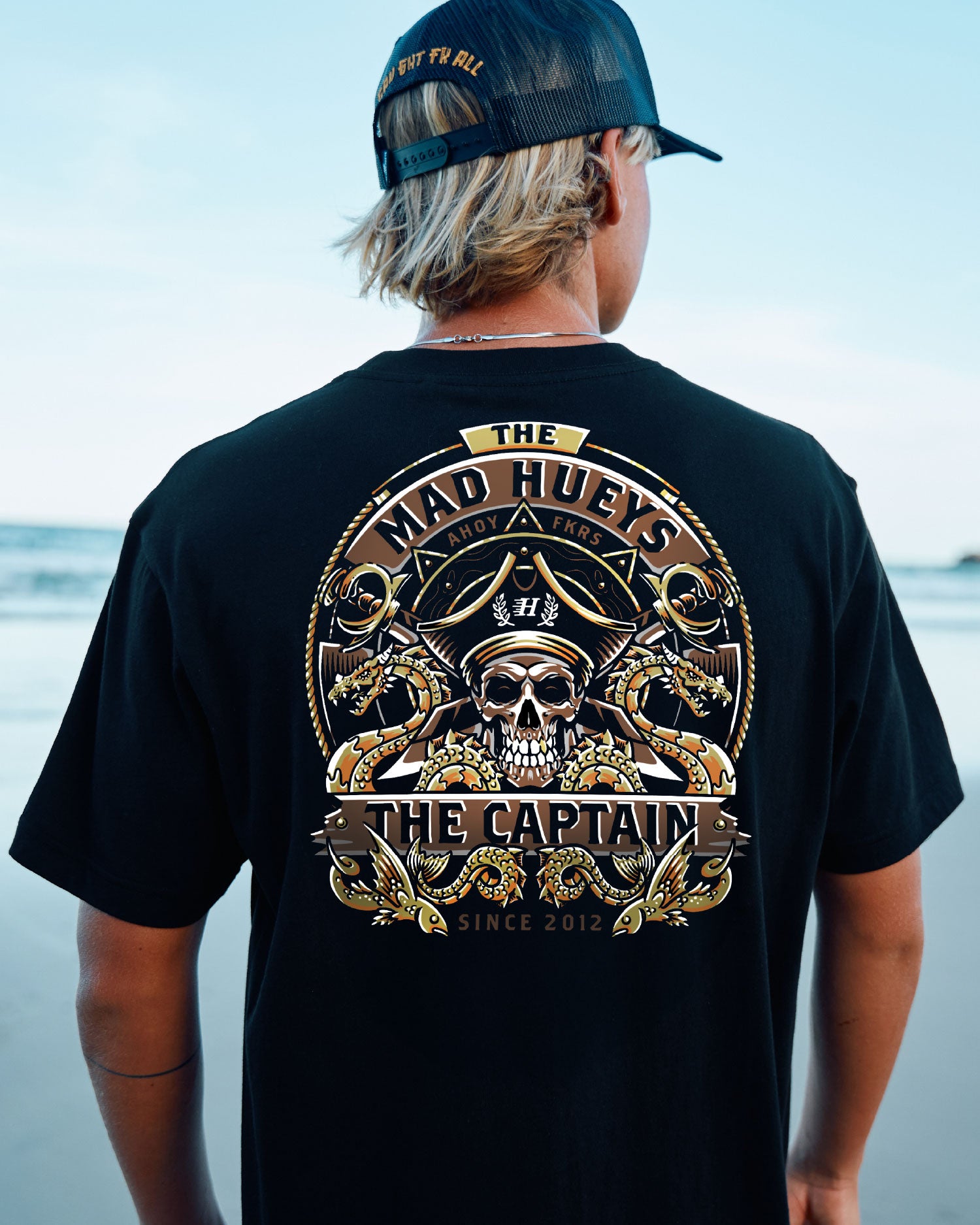 The Mad Hueys DRAGON CAPTAIN | SS TEE