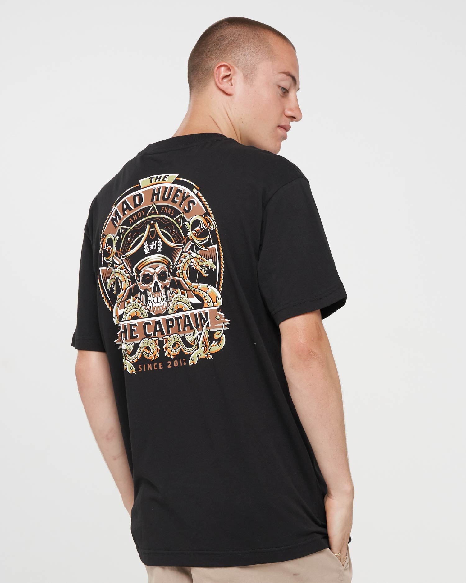 The Mad Hueys DRAGON CAPTAIN | SS TEE