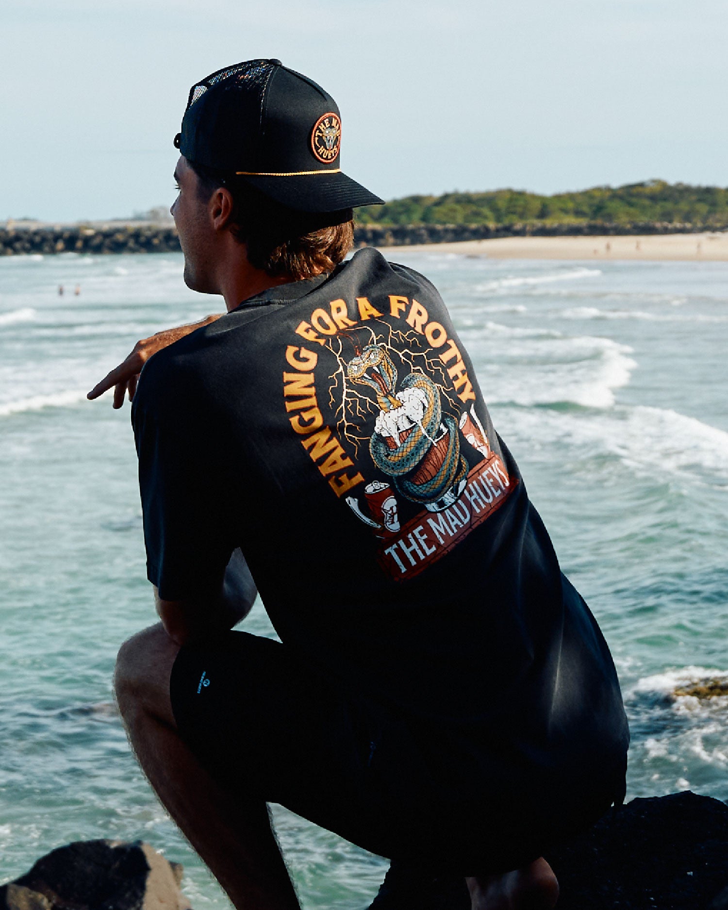 The Mad Hueys FANGING KEG | SS TEE