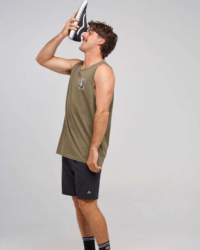 The Mad Hueys SCOOTIN SHOEY | TANK