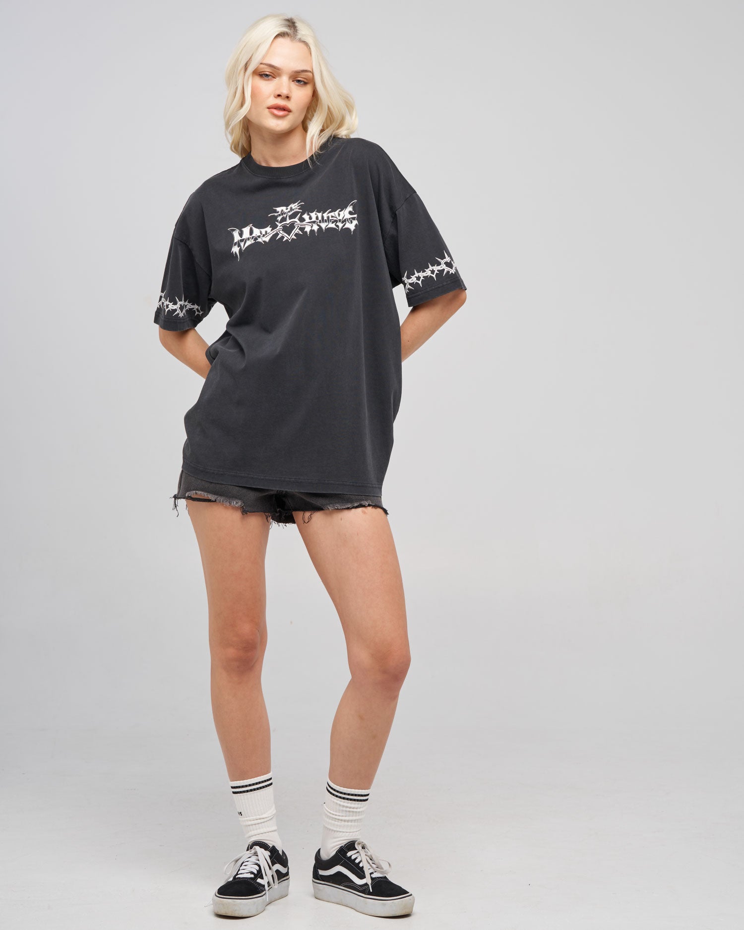 The Mad Hueys METAL HEART | WOMENS OVERSIZED TEE