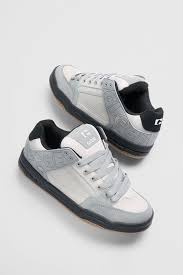 Globe Tilt - Titanium/Black